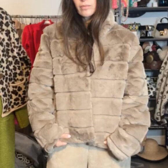 MOMS FUR JACKET - Picture 1 of 1